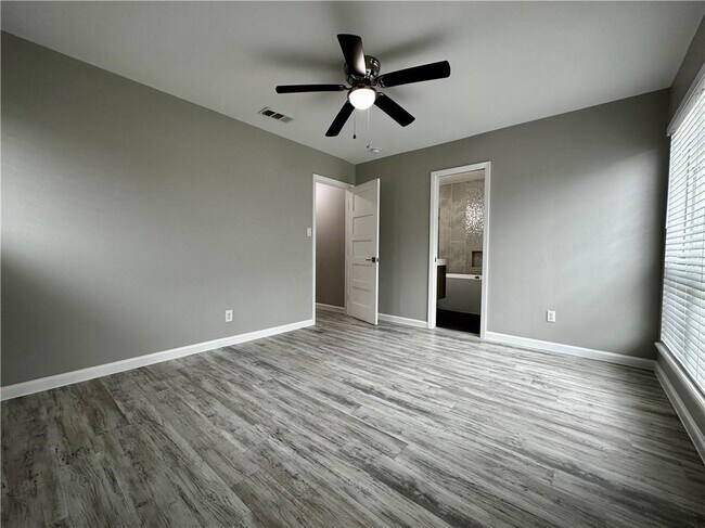 Building Photo - 3407 Norwood Hill Rd