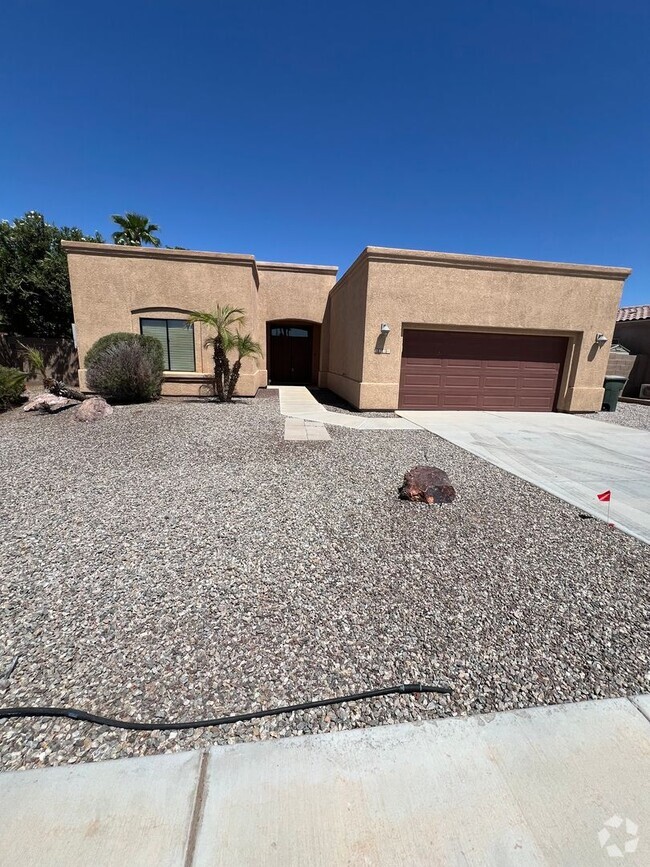 Building Photo - 3 BEDROOM HOME IN PICACHO!