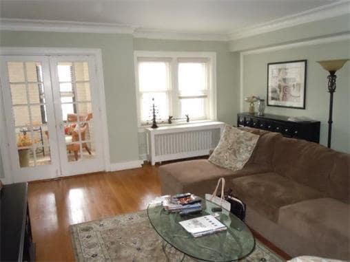Building Photo - 807 W 48th St
