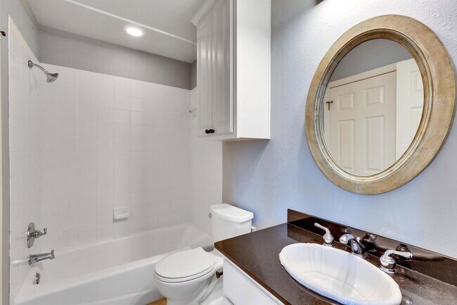 Building Photo - 11603 Ladera Vista Dr