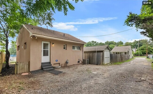 Building Photo - 2307 1st Ave
