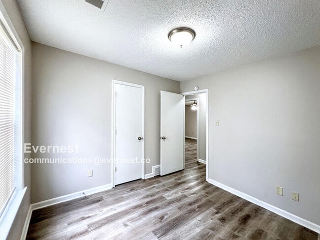 Building Photo - 2947 Crowell St