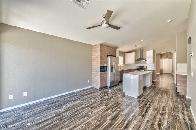 Building Photo - 4982 Perrone Ave