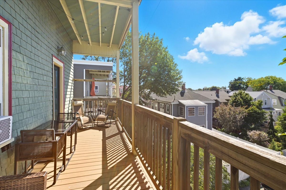 Building Photo - 663 Adams St