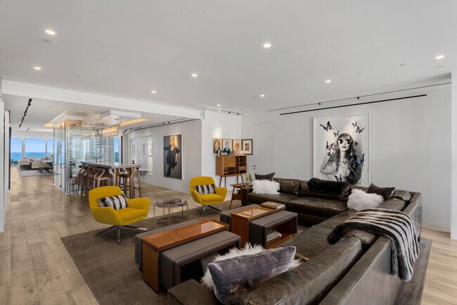 Building Photo - 9001 Collins Ave
