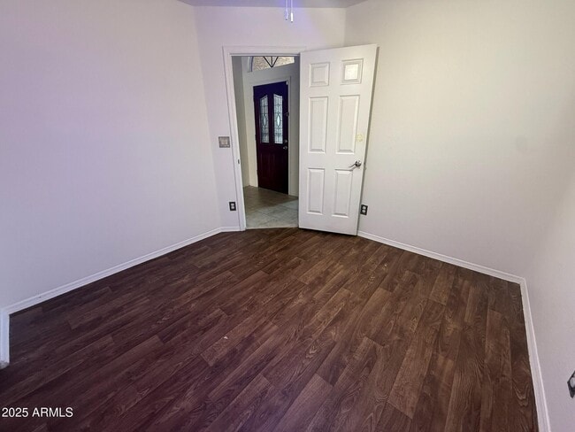 Building Photo - 11289 E Sunnyside Dr