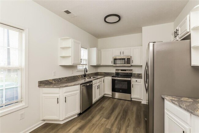 Building Photo - 2555 Flat Shoals Rd