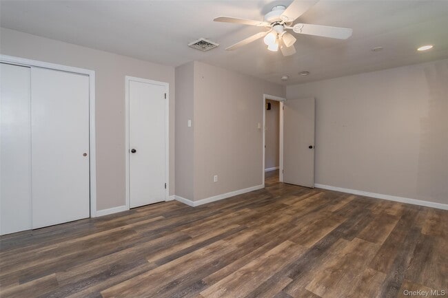 Building Photo - 549 NY-94