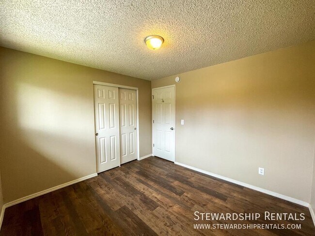 Building Photo - 3620 SE 36th Cir