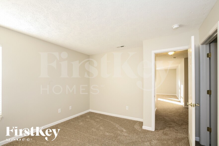 Building Photo - 14982 Deer Trail Dr