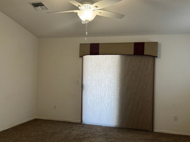 Building Photo - Rental