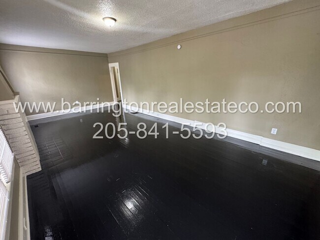 Building Photo - 603 11th Ave