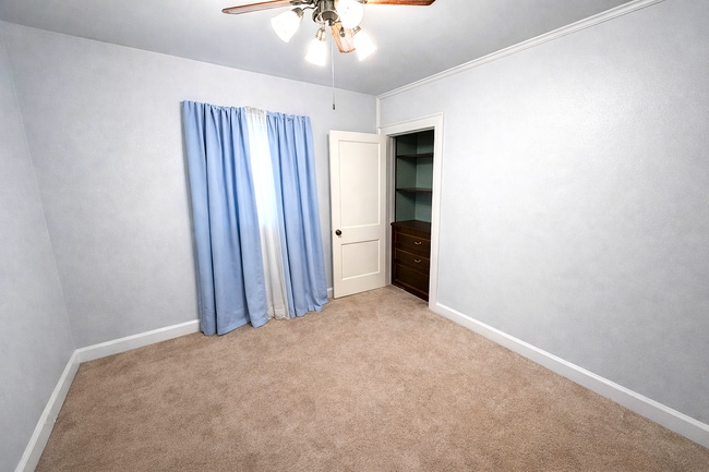 Building Photo - 1405 N Mount Street