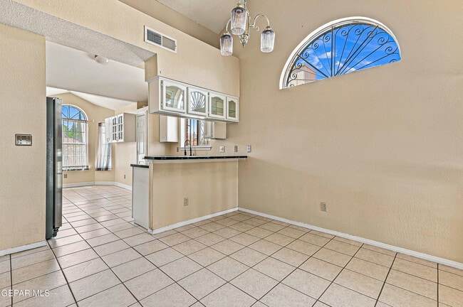 Building Photo - 4645 Loma De Plata Dr