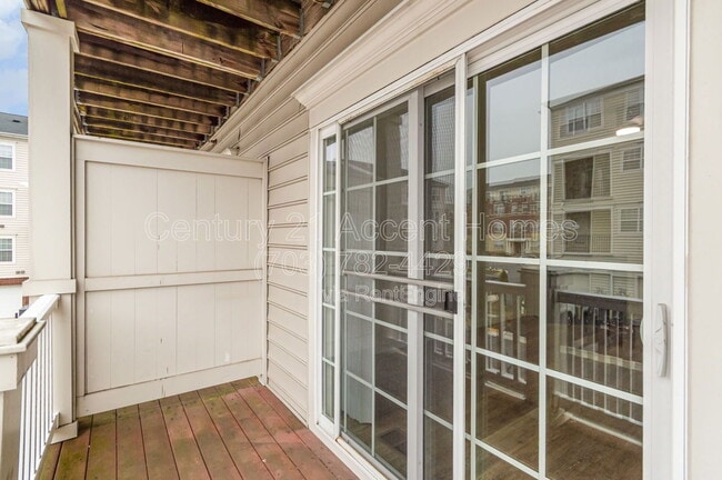 Building Photo - 22824 Ferncrest Terrace