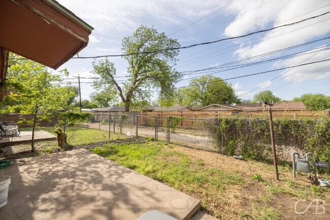 Building Photo - For  Lease