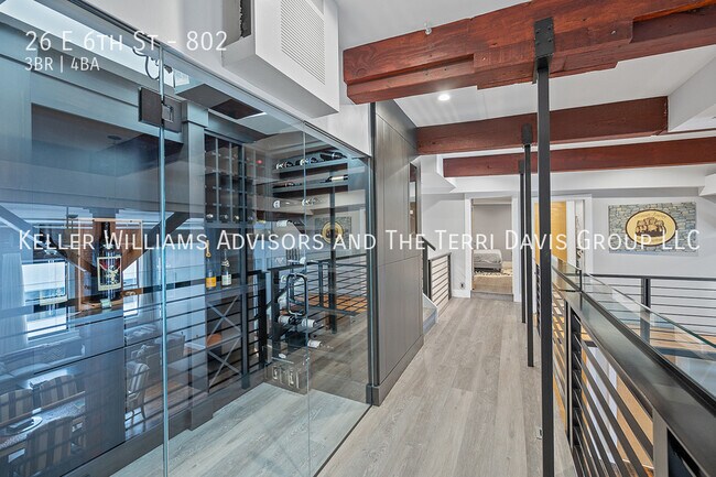 Building Photo - 26 E 6th St
