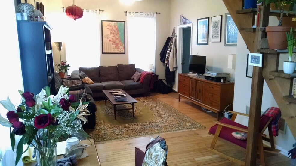 Building Photo - 1639 N Claremont Ave