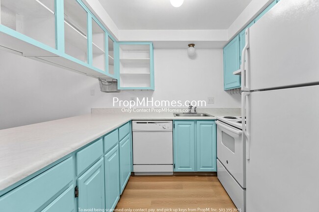 Building Photo - NEW PRICE! Retro-Chic Home with Character ...