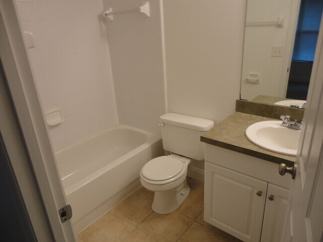 Building Photo - 2636 SW 35th Pl