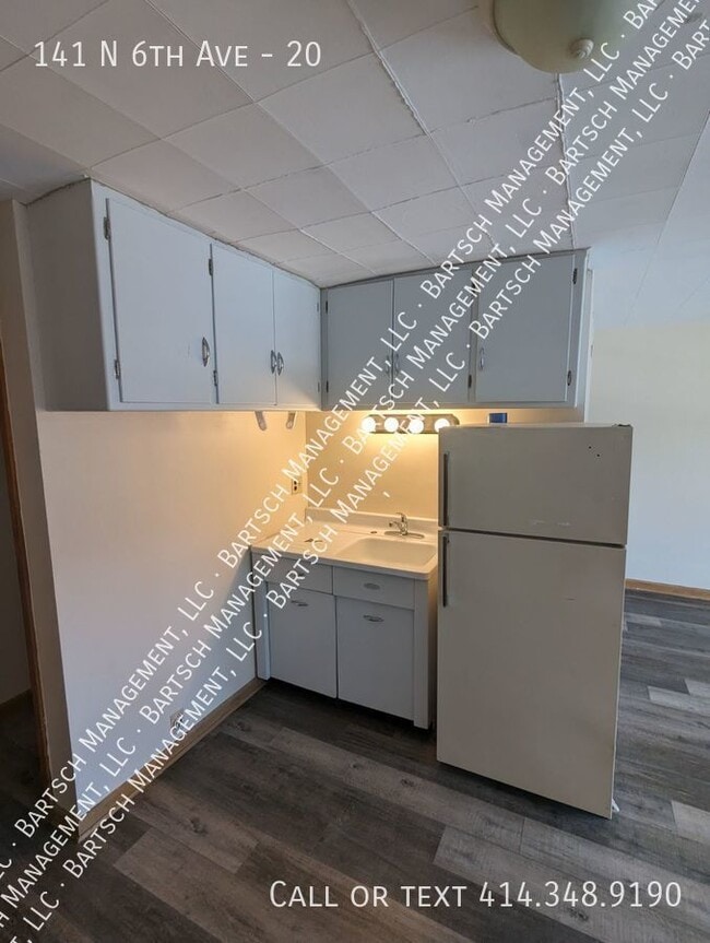 Building Photo - 141 N 6th Ave