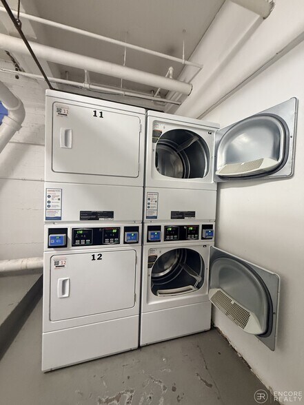 Building Photo - 110 Riverway