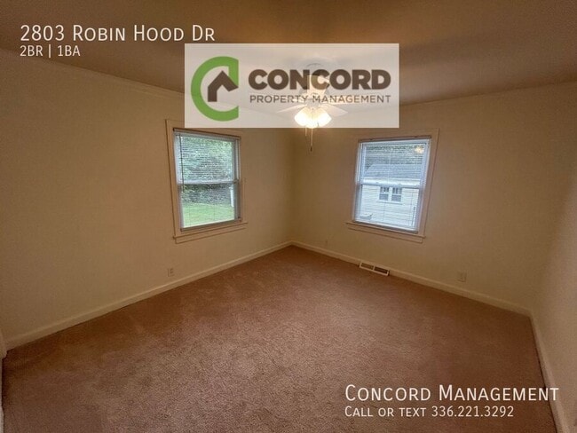 Building Photo - 2803 Robin Hood Dr