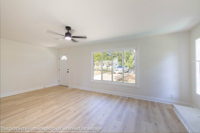 Building Photo - 409 Eastover Ave