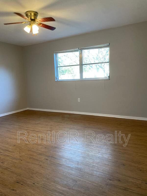 Building Photo - 810 Maple Ridge Rd