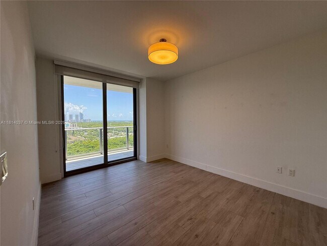 Building Photo - 16385 Biscayne Blvd