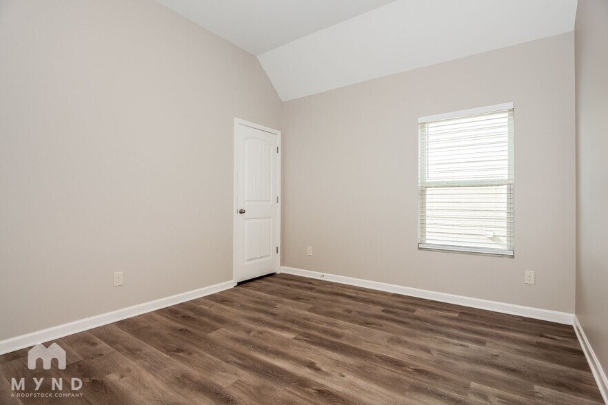 Building Photo - 484 Dasheill Ln
