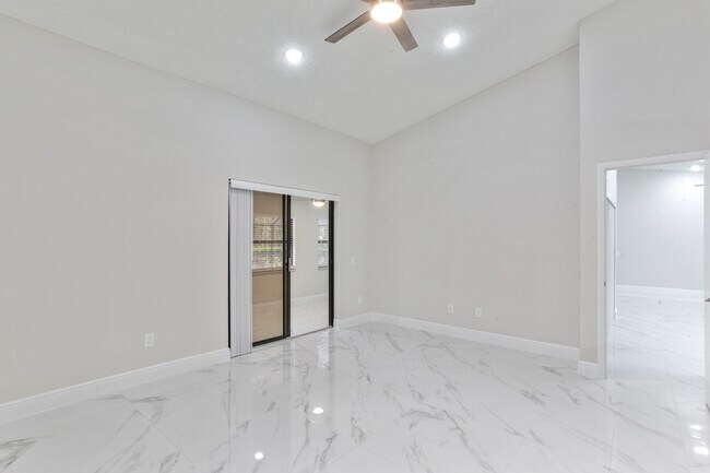 Building Photo - 6349 Oak Meadow Bend