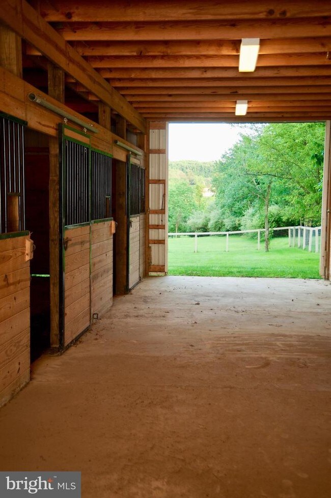 Building Photo - 2115 Pony Trail Dr