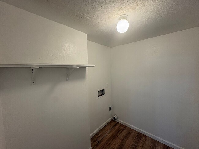 Building Photo - 939 49th Ave Pl