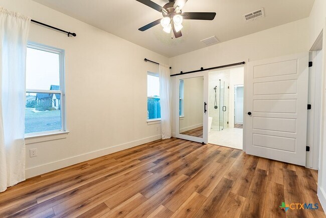 Building Photo - 4356 Cedar Creek Rd