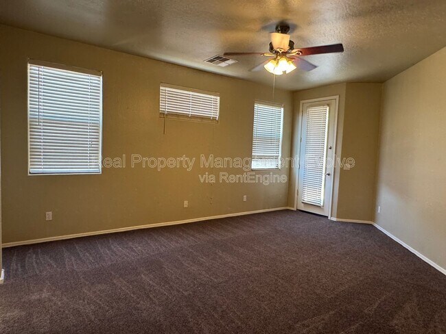 Building Photo - 15440 W Jefferson St