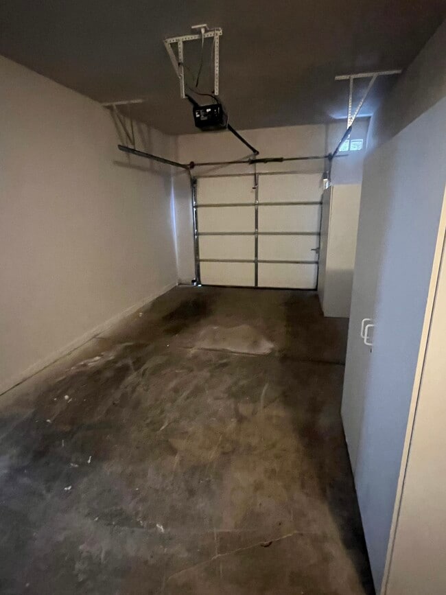 Building Photo - 8555 W Russell Rd