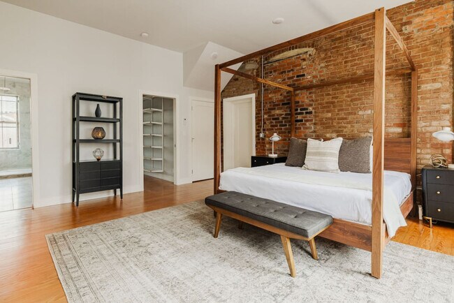 Building Photo - 1201 Jackson St