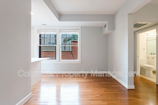 Building Photo - 2902 Porter St NW