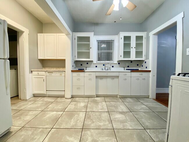 Kitchen - 2812 NW 15th St