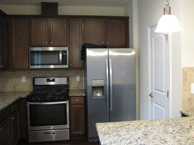 Building Photo - 74 Pocono Dr