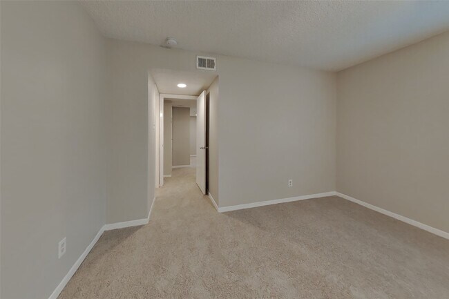 Building Photo - 16726 Britford