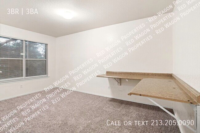 Building Photo - 2614 Sunview Lake