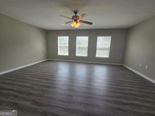 Building Photo - 405 Brooklet Cir