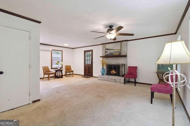 Building Photo - 3040 Land Rd