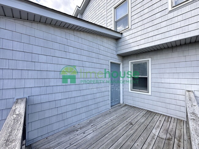 Building Photo - 4420 Ocean View Ave