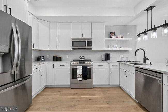 Building Photo - 927 Kennedy St NW