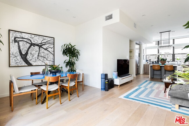 Building Photo - 7584 W Skye Way