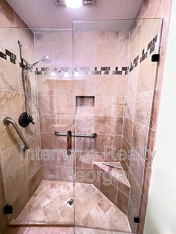 Building Photo - 3474 Sunderland Cir NE