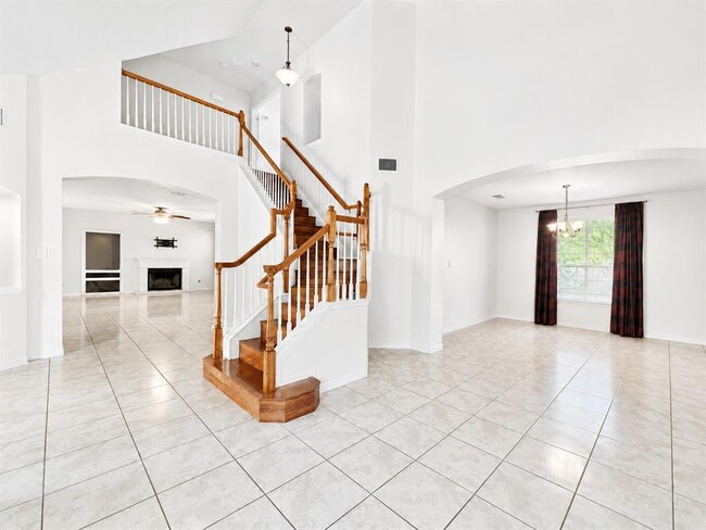 Building Photo - 9412 Lightwood Cove